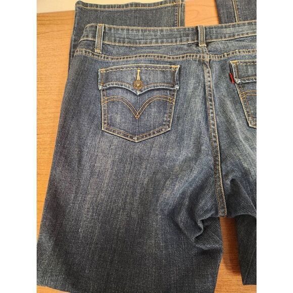 Levi 18M 590 Boot Cut Jeans. Measures approx 40W x 31 inseam x 11 rise - Picture 10 of 10